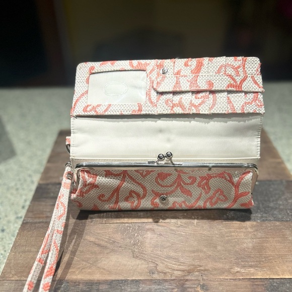 Poppie Jones Fabric wristlet Clutch Orange Cream Floral Removable Strap. - Picture 4 of 7